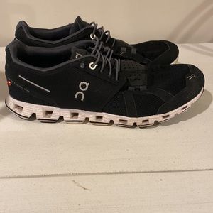 ON CLOUD, black slip on, 9.5